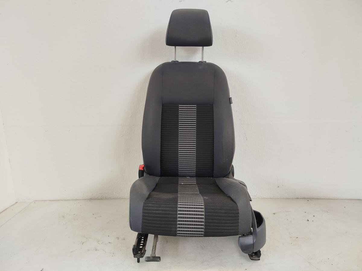 VW Golf Plus 5M Sitz Fahrersitz Autositz vorn links Stoff TEXT BILDER