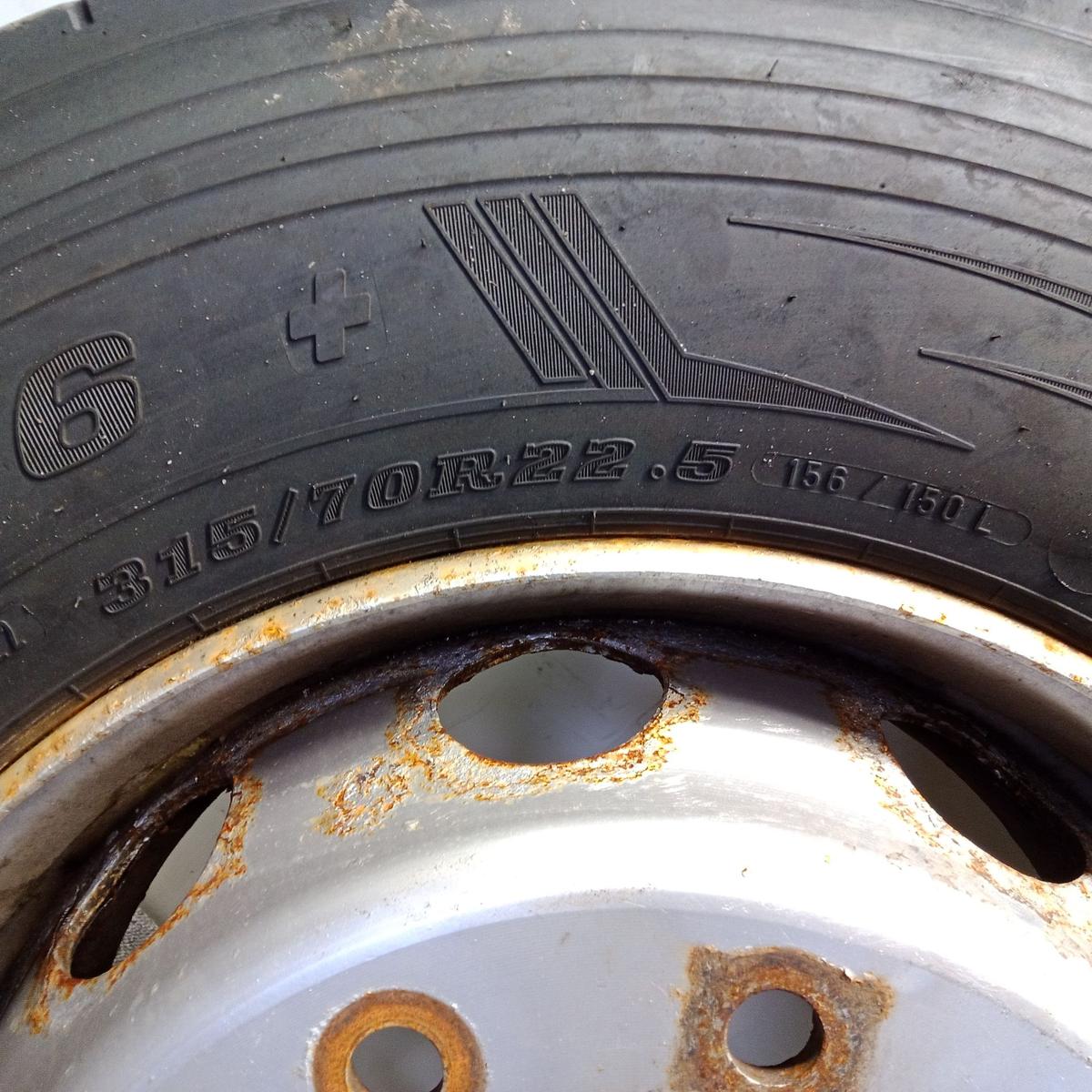 2 Komplettr&auml;der Reifen Lenkachse 315/70R22.5 Dunlop SP346+ M&S aus 2022