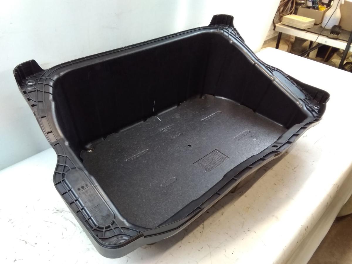 Tesla Model Y original Heckboden Kofferraumbodenwanne 1487751-00-D 1508656-00-F