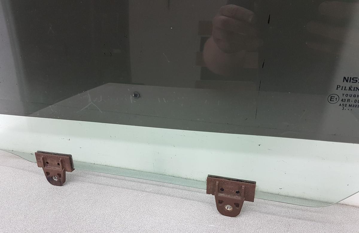 Nissan Micra K12 T&uuml;rscheibe hinten links Bj2003 get&ouml;nt