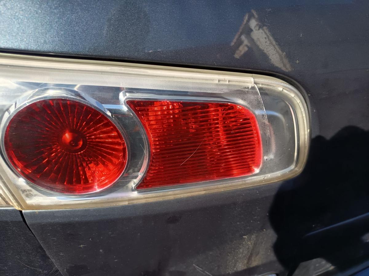 Mazda 2 DY original Heckklappe mit Scheibe 33T Seegrau Bj 2006