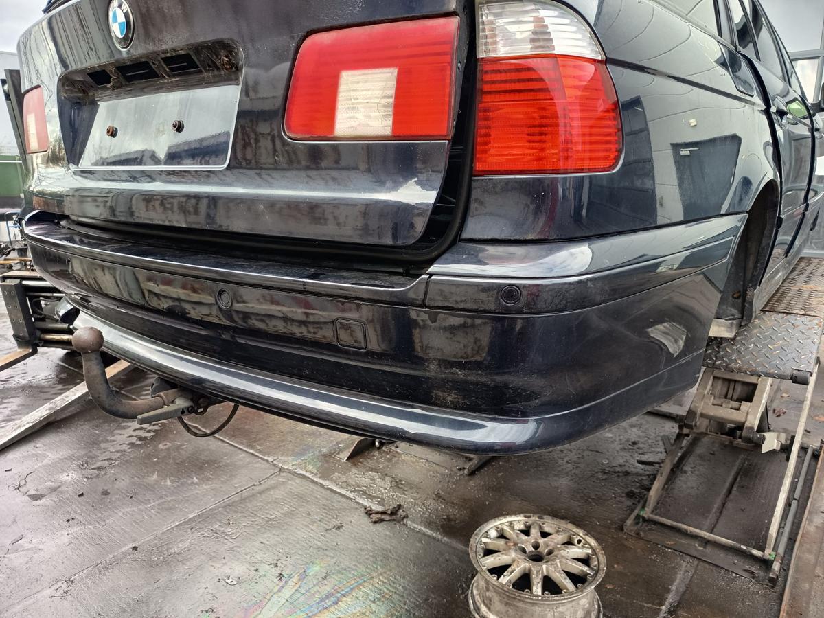 BMW E39 Touring original Sto&szlig;stange F&auml;nger hinten Heck 317/5 Orientblau Bj 2003