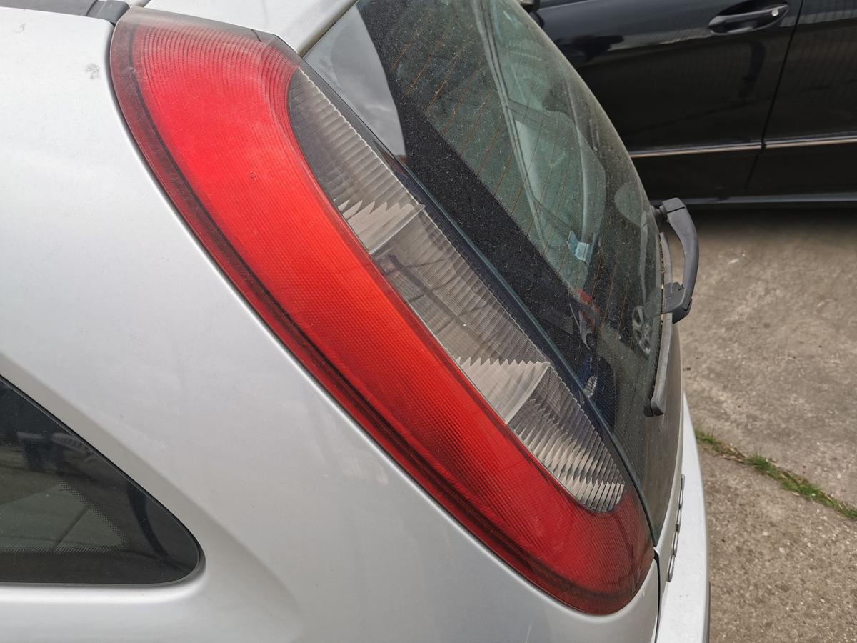 Opel Corsa C Satz R&uuml;ckleuchten Schlussleuchten R&uuml;cklicht hinten links und rechts
