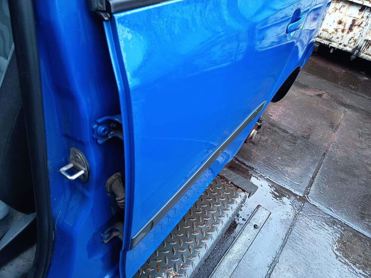 Skoda Fabia II 5J Combi original T&uuml;r hinten links Fond F5K Dynamic Blue Bj 2008