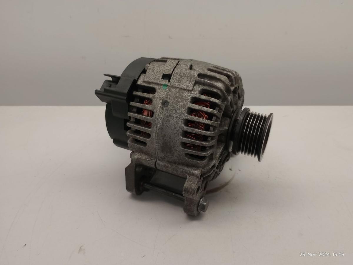 VW Golf VI 6 orig Lichtmaschine 140A Generator Bj 2008