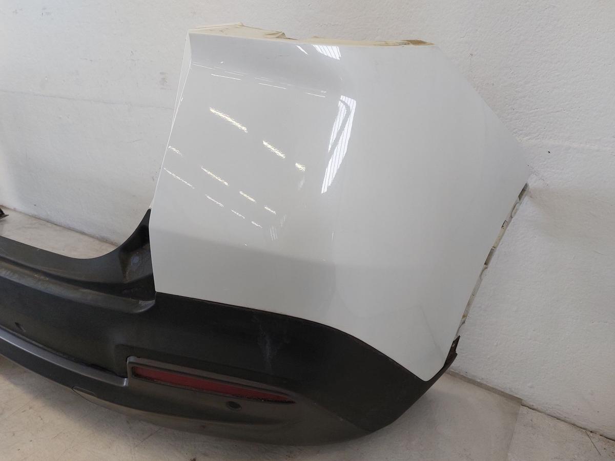 Omoda 5 EV Elektro Sto&szlig;f&auml;nger hinten Hecksch&uuml;rze mit PDC weiss Besch&auml;digung