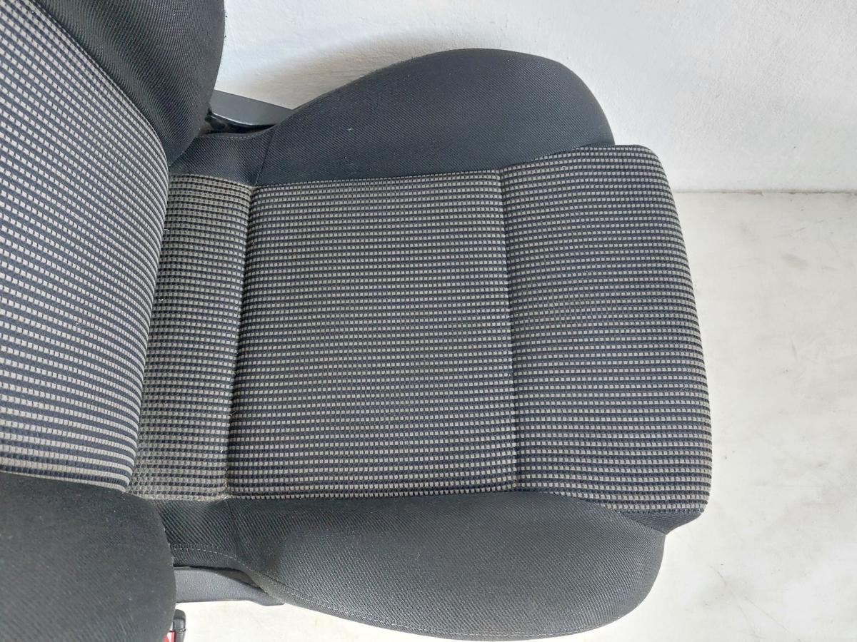 VW Golf 4 Bora 1J Variant Sportsitz Sitz vorn links Fahrersitz Stoff 5 türer