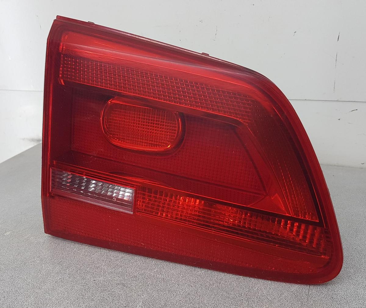 VW Touran 1T3 R&uuml;ckleuchte R&uuml;cklicht innen links Bj2013 Modell ab 2010 1T0945093