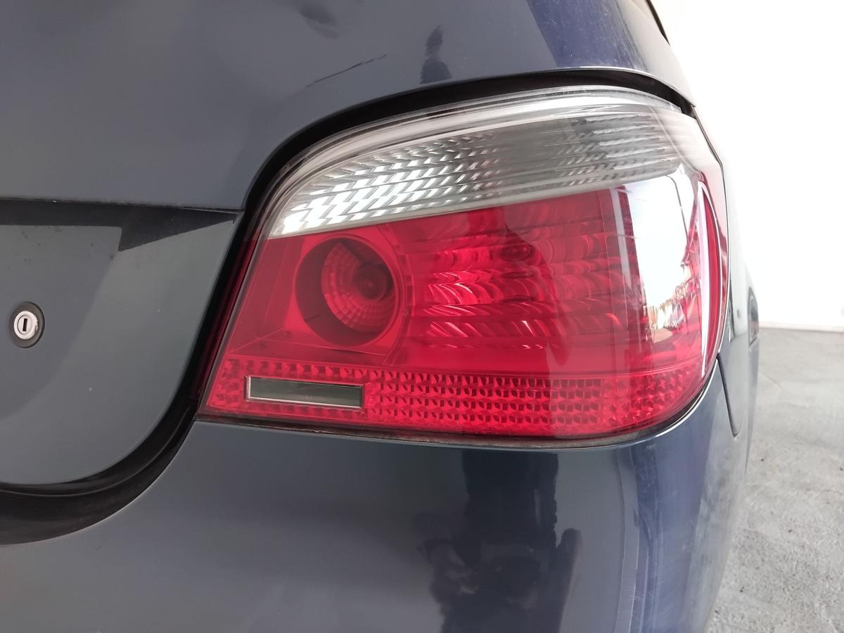 BMW 5er E60 Limousine original R&uuml;ckleuchte Heckleuchte rechts rot/grau BJ2003