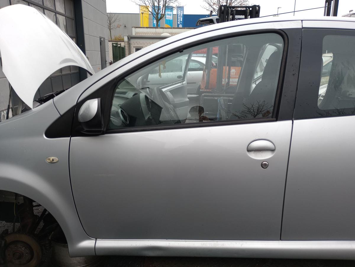 Toyota Aygo original Tür vorn links Fahrer 1E7 Merlansilber Bj 2009