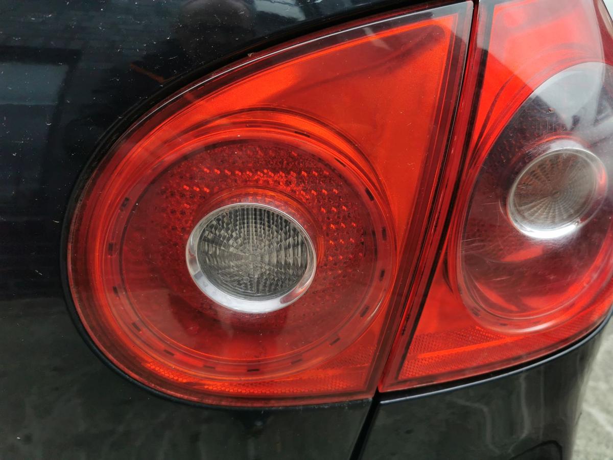 VW Golf V 5 1K Rückleuchte Schlussleuchte Rücklicht hinten innen rechts