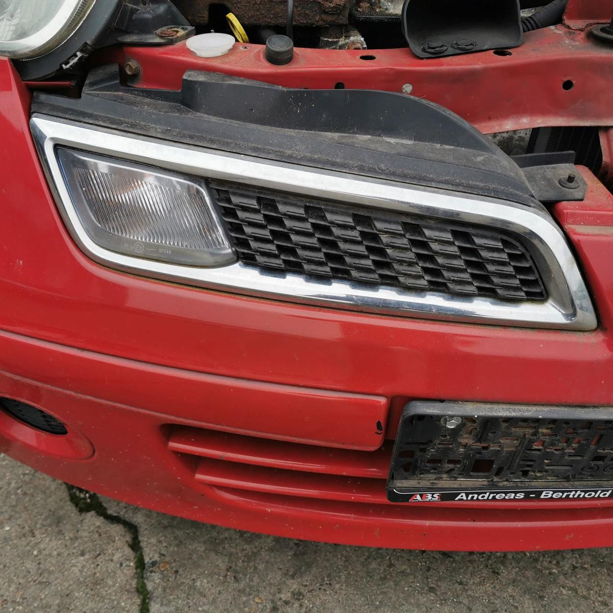 Nissan Micra K12 Kühlergrill Frontgrill Grill vorn rechts mit Blinkleuchte ab 09