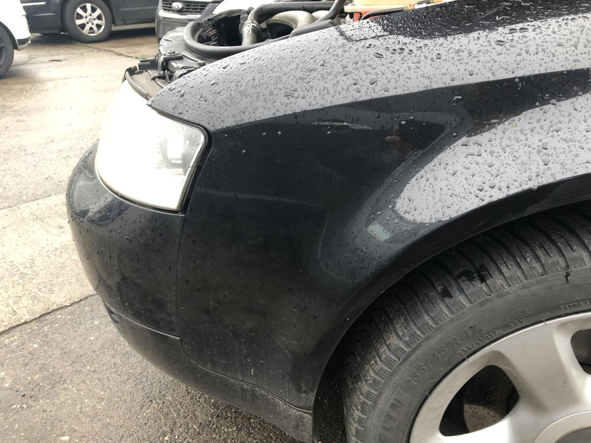 Audi A4 8E B6 Limo Kotflügel links Fender Radabdeckung LZ9W Radverkleidung