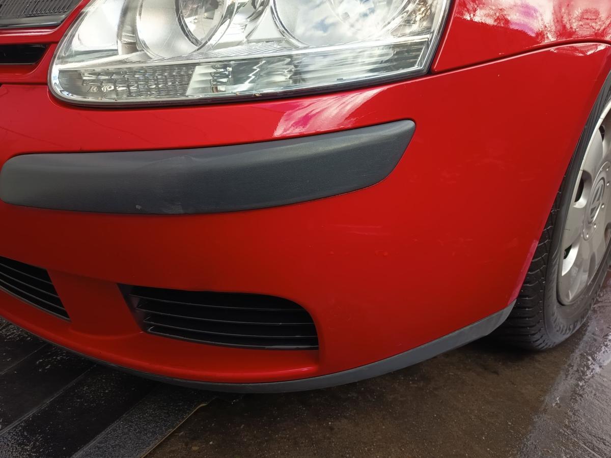 VW Golf V 5 original Stoßstange vorn Stoßfänger LY3D Tornadorot Bj 2004 VW Golf V 5 original Stoßstange vorn Stoßfänger LY3D Tornadorot Bj 2004