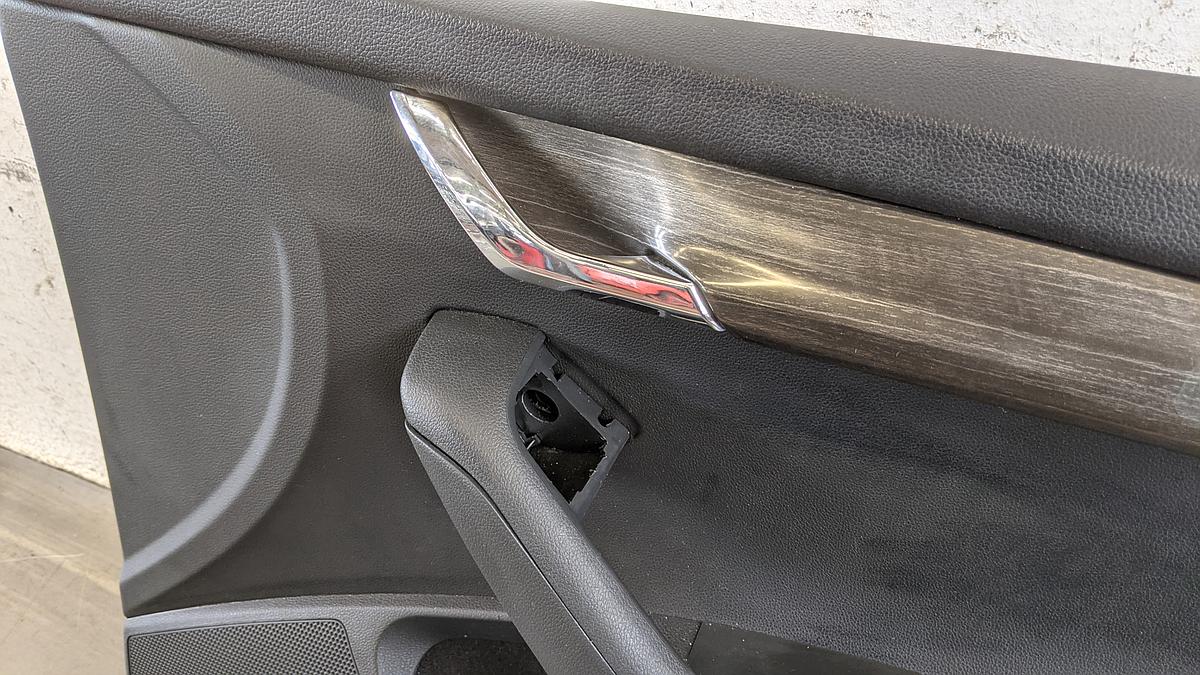 Skoda Octavia 5E Scout T&uuml;rverkleidung vorne rechts 5E1867171E