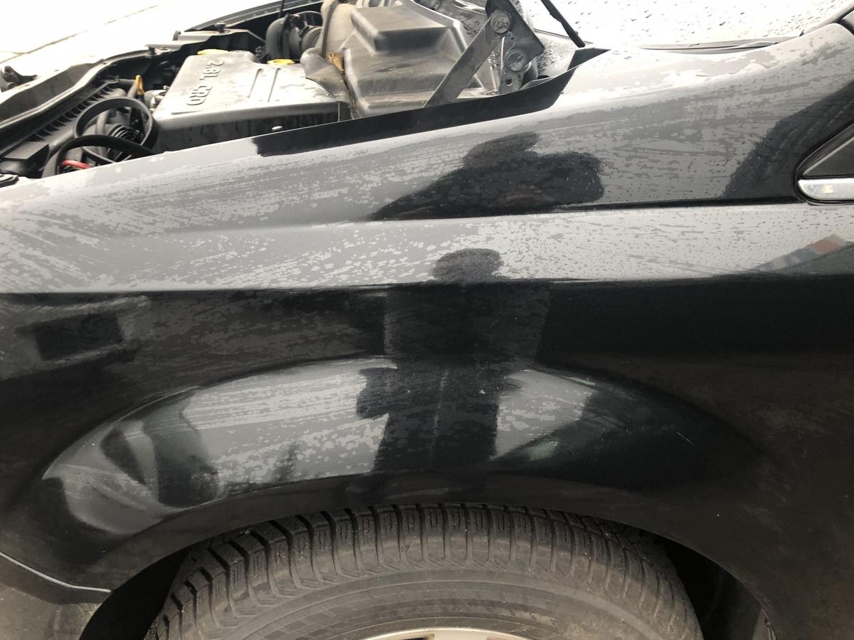 Chrysler Grand Voyager RT Kotflügel vorn links Fahrerseite QXR schwarz