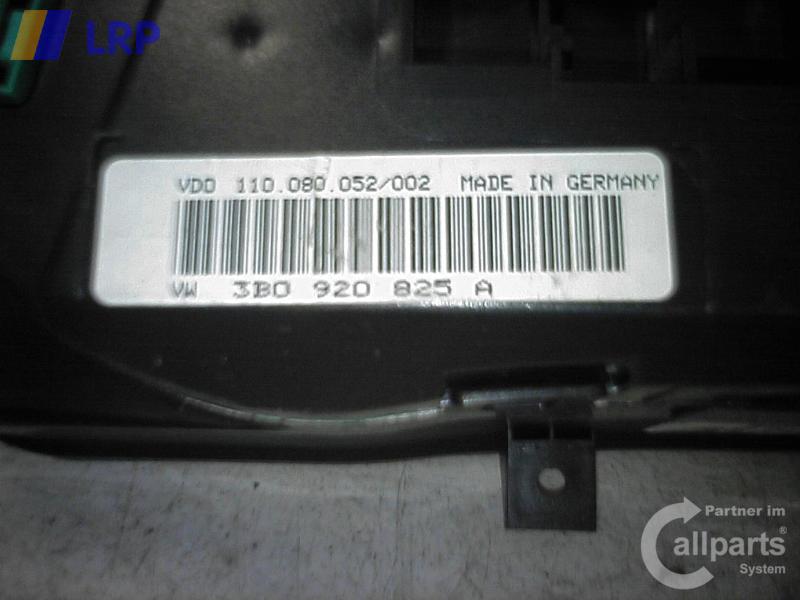 VW Passat 3BG Tacho Kombiinstrument 3B0920825A 110080052002 VDO 1.9TDI 96kW 2000