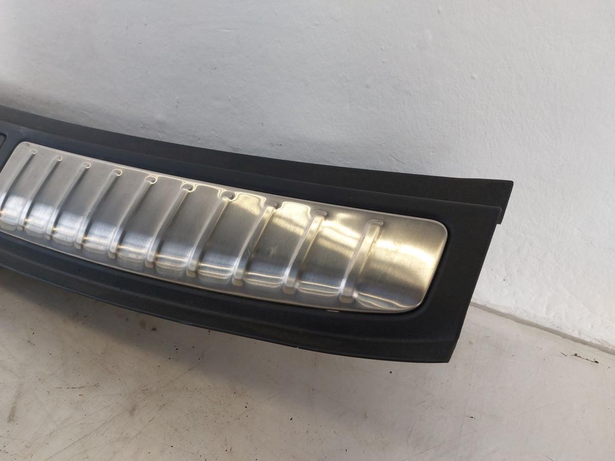 NIO EL6 Elektro SUV Verkleidung Ladekante Ladenkantenverkleidung OEM