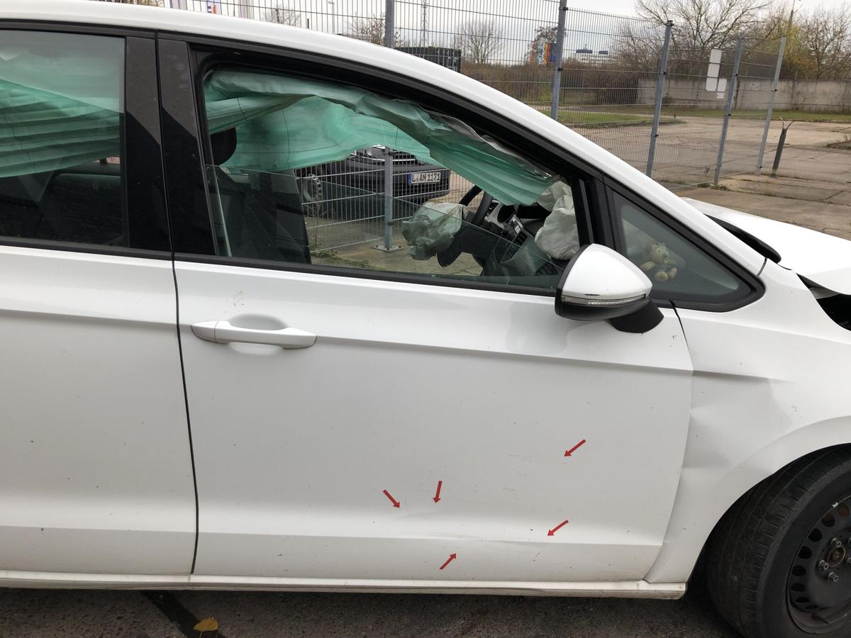 VW Golf Sportsvan AUV ab17 Tür vorn rechts Beifahrertür LC9A beschädigt