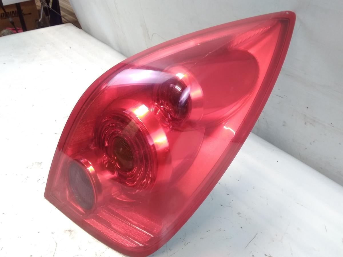 Nissan Primera P12 orig. R&uuml;ckleuchte Heckleuchte rechts 5-t&uuml;rig Flie&szlig;heck BJ2002