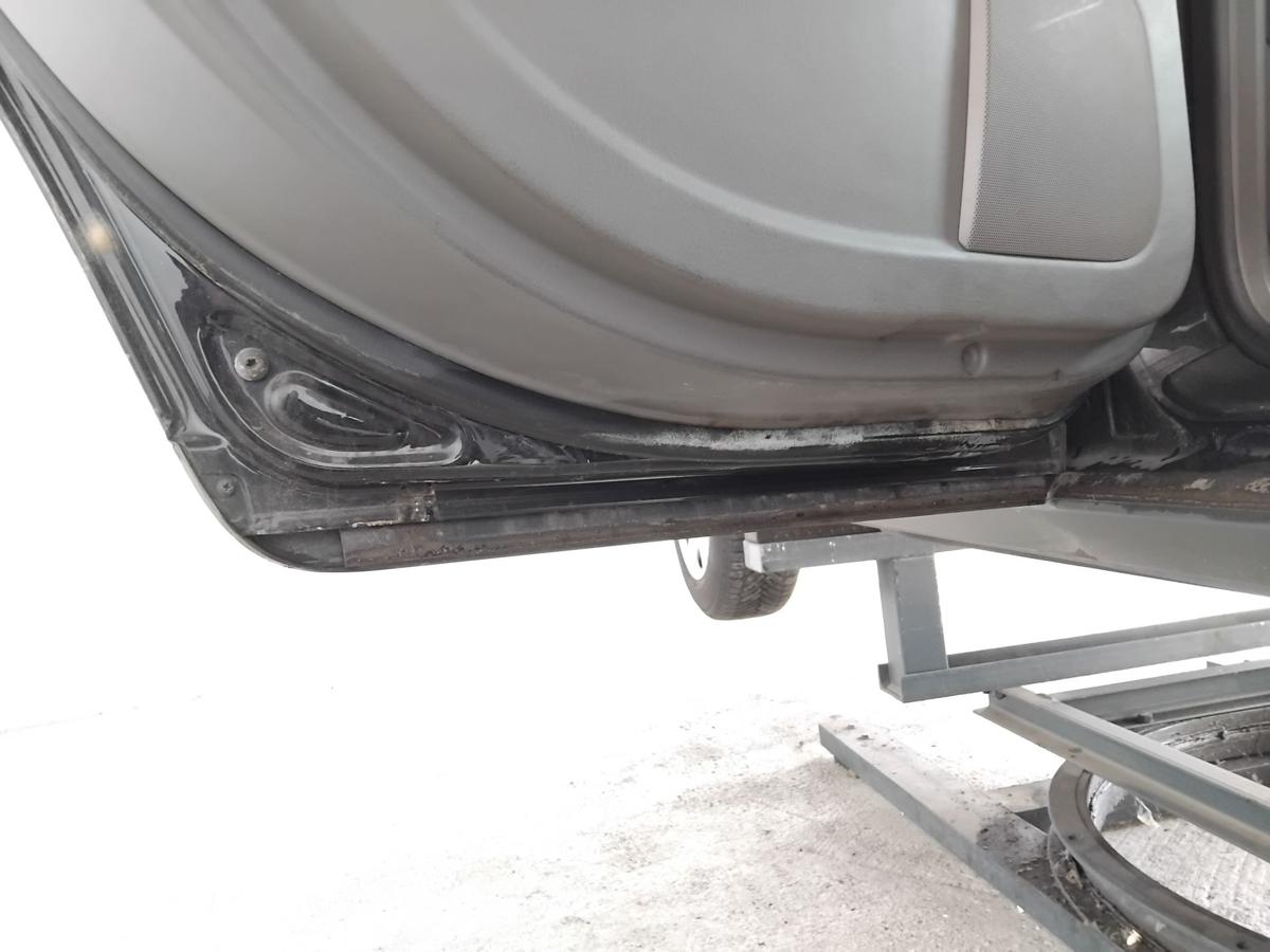 Audi A4 8E B6 Limousine Tür hinten links LZ9W ebonyschwarzmetallic BJ2002