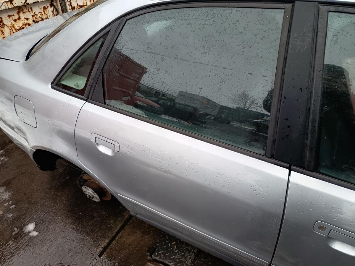 Audi A4 B5 original T&uuml;r hinten rechts Fond Y7M Alusilber Baujahr 1996
