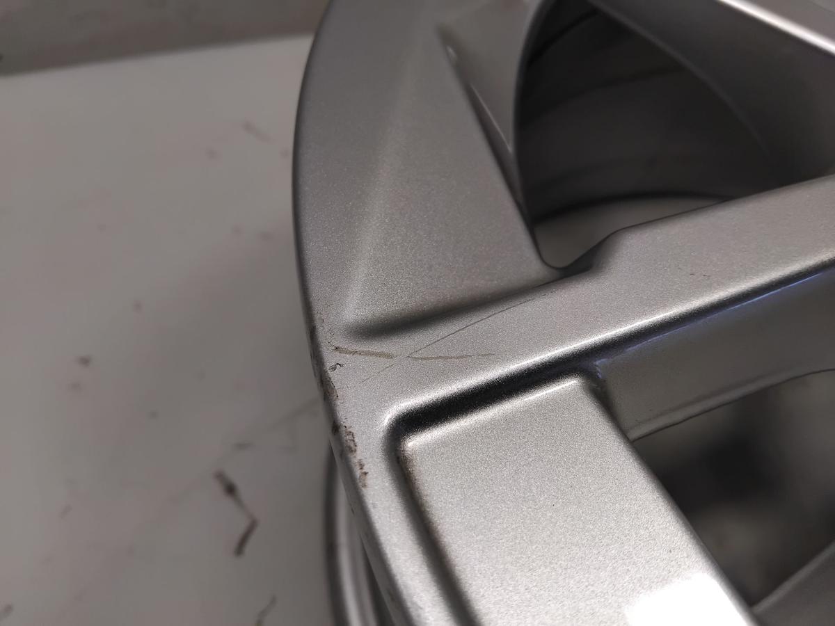 BMW 2er U06 original Alufelge 7Jx16H2 ET41 36116888838 mit Kratzern Bj.2022