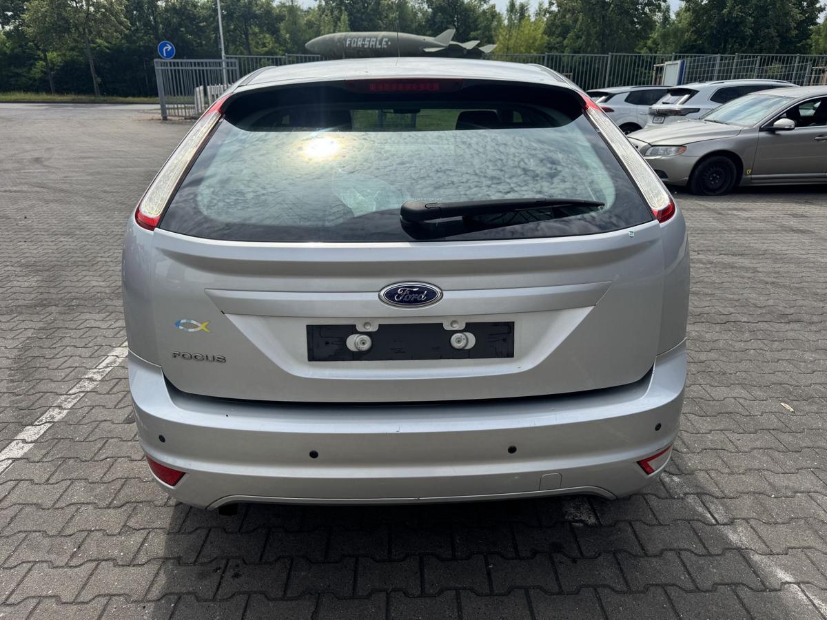 Ford Focus 2 Bj.2009 original T&uuml;r vorn links Polar Silber 5-T&uuml;rer Facelift