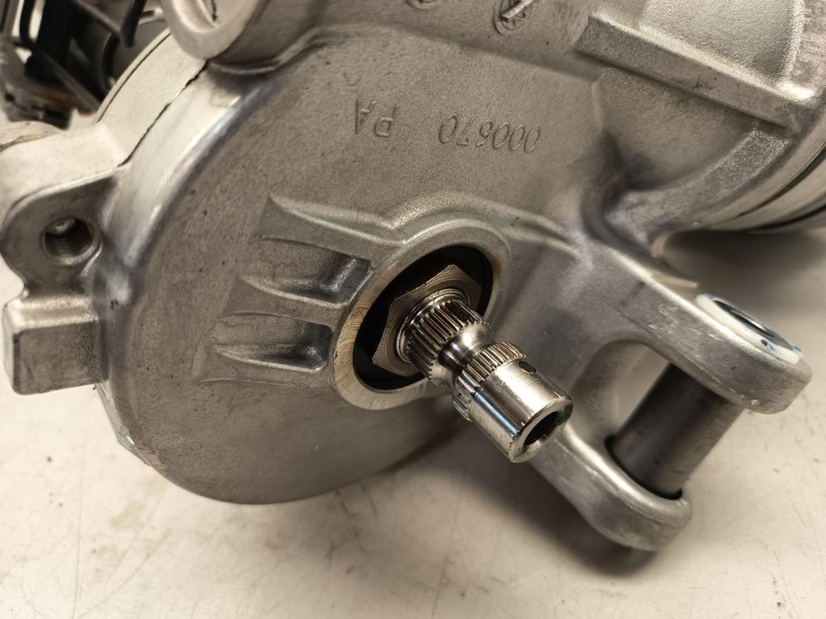Toyota Auris E18 original Lenks&auml;ule 4525002D50 elektrisch mit Motor Bj 2013