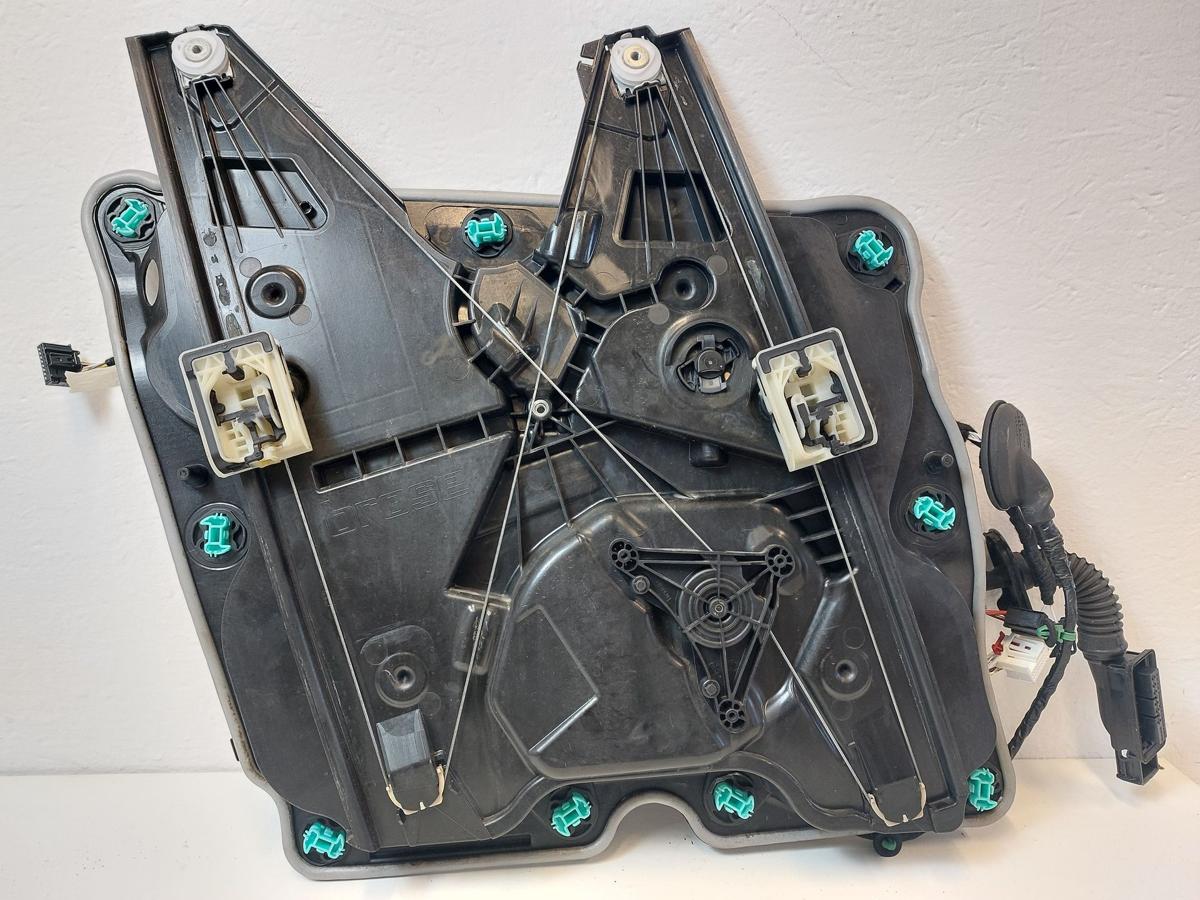 VW Golf 8 VIII CD Variant Fensterheber vorn rechts auf Grundplatte