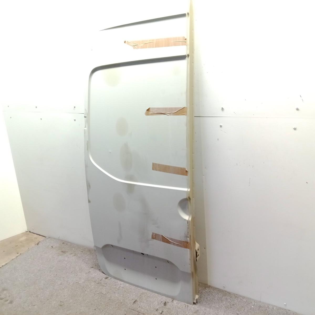 Mercedes Sprinter 907 Heckfl&uuml;gelt&uuml;r links besch&auml;digt Bj.2020