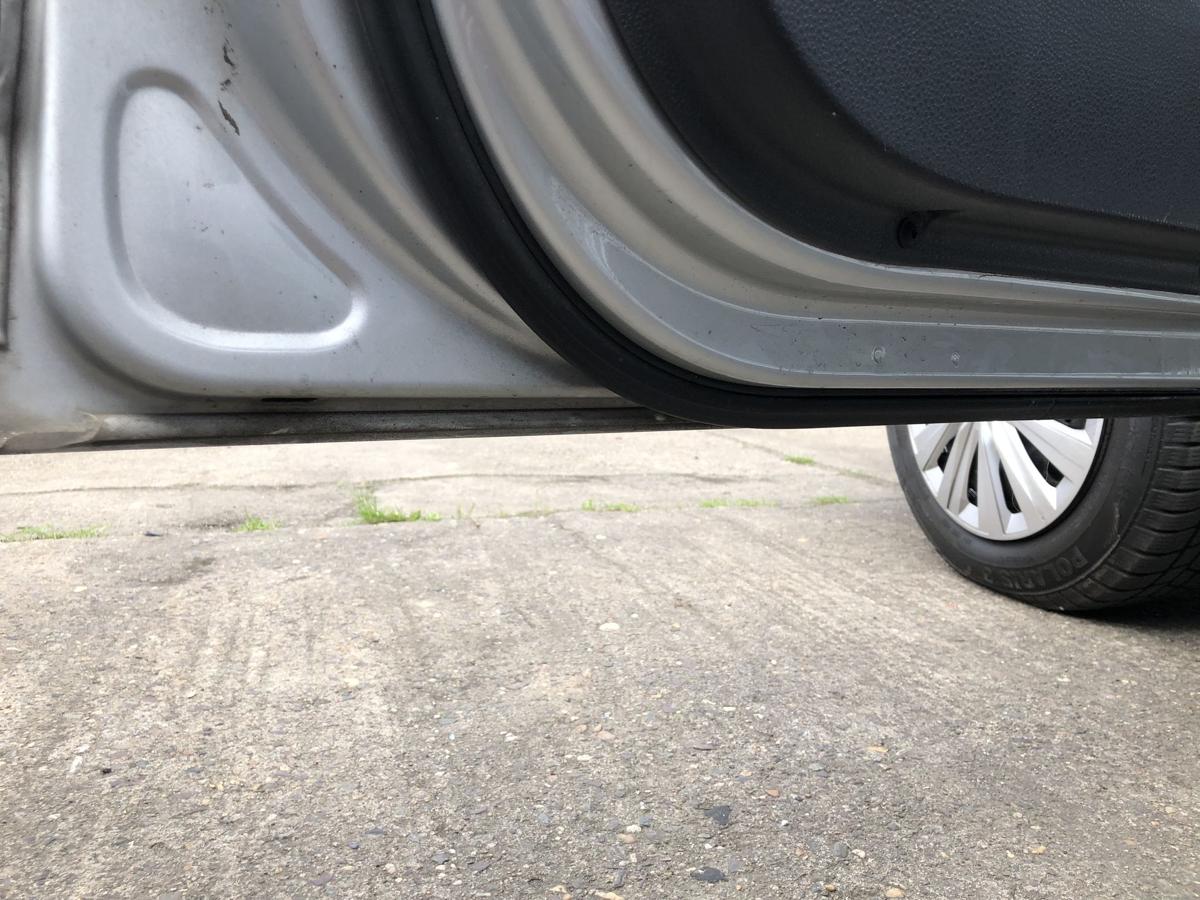 VW Polo 9N3 T&uuml;r vorn links Fahrert&uuml;r nur f&uuml;r 5 t&uuml;rer LA7W Reflexsilber