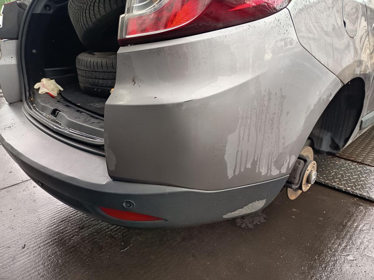 Renault Megane III Kombi orig Sto&szlig;stange hinten PDC TEKNG grau Bj 2010