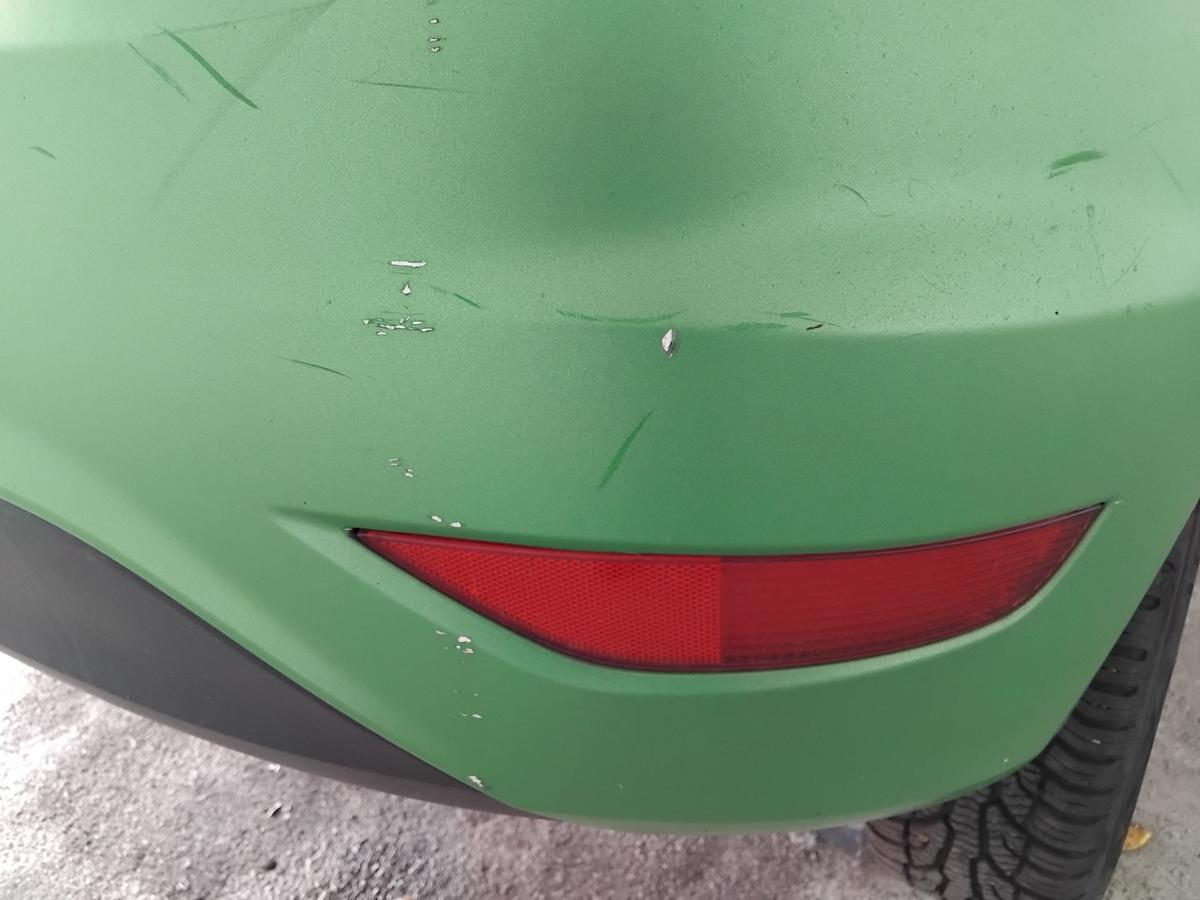 Ford Fiesta JA8 orig Sto&szlig;f&auml;nger Sto&szlig;stange hinten BJ2016 frostwei&szlig;-gr&uuml;n foliert