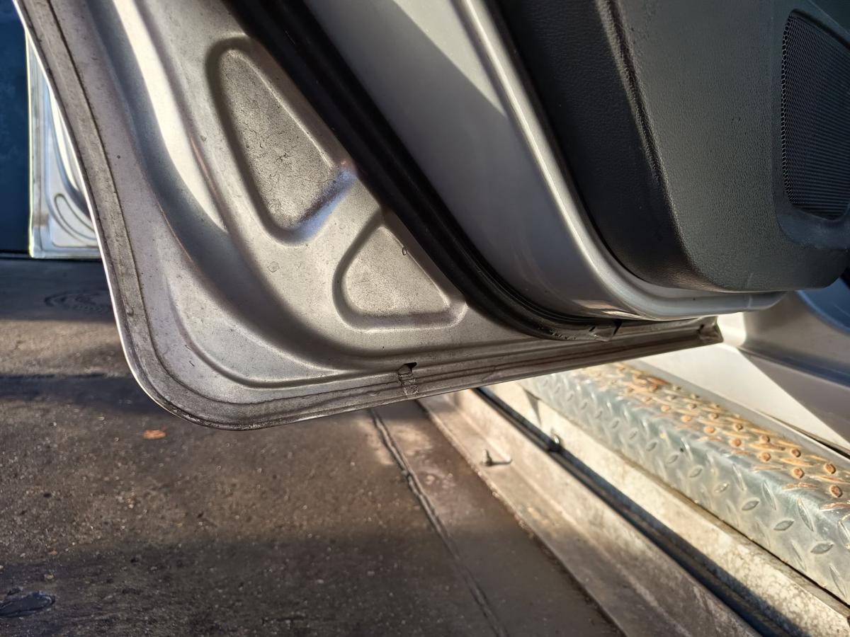 Ford Focus C-Max original T&uuml;r hinten links Fond Polarsilber Bj 2006