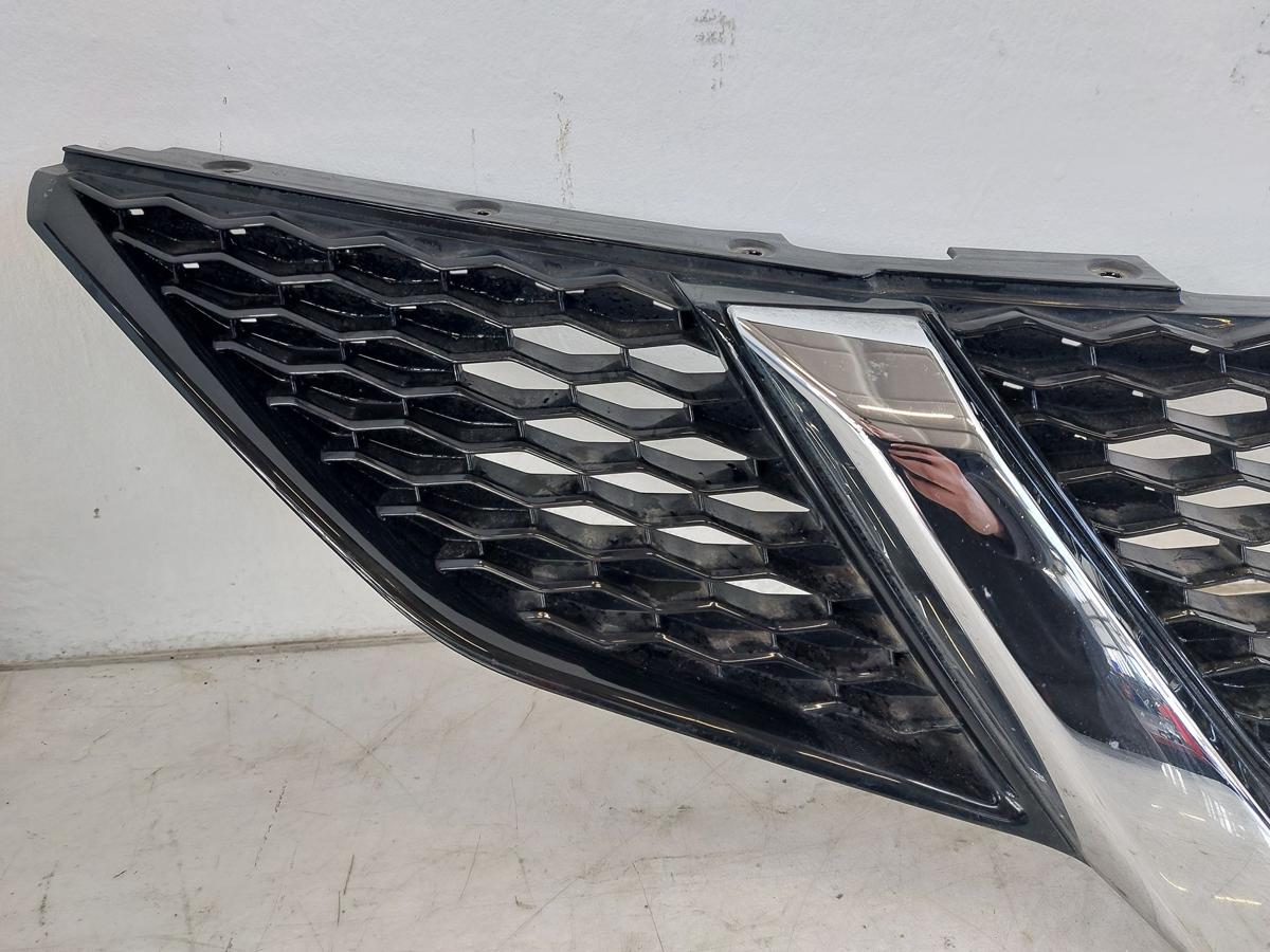 Nissan Qashqai J11 K&uuml;hlergrill Frontgrill Grill mit 360 Grad Kamera