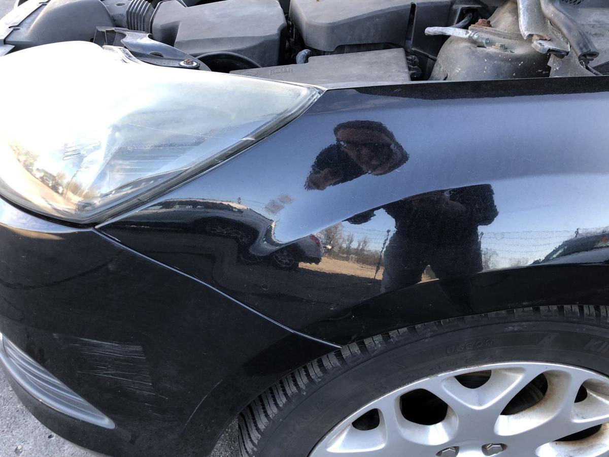 Ford Focus DA3 ab07 Kotfl&uuml;gel vorn links Fahrerseite flache Delle Pantherschwarz