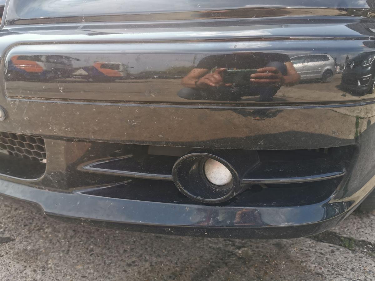 Hyundai Trajet FO Stosstange Stossfänger bumper vorn NSW Ebony Black BESCHÄDIGT