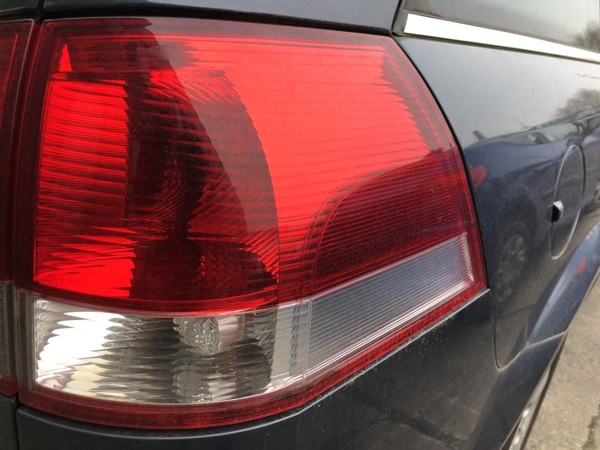 Opel Vectra C Caravan R&uuml;ckleuchte rechts au&szlig;en Ecke R&uuml;cklicht Heckleuchte