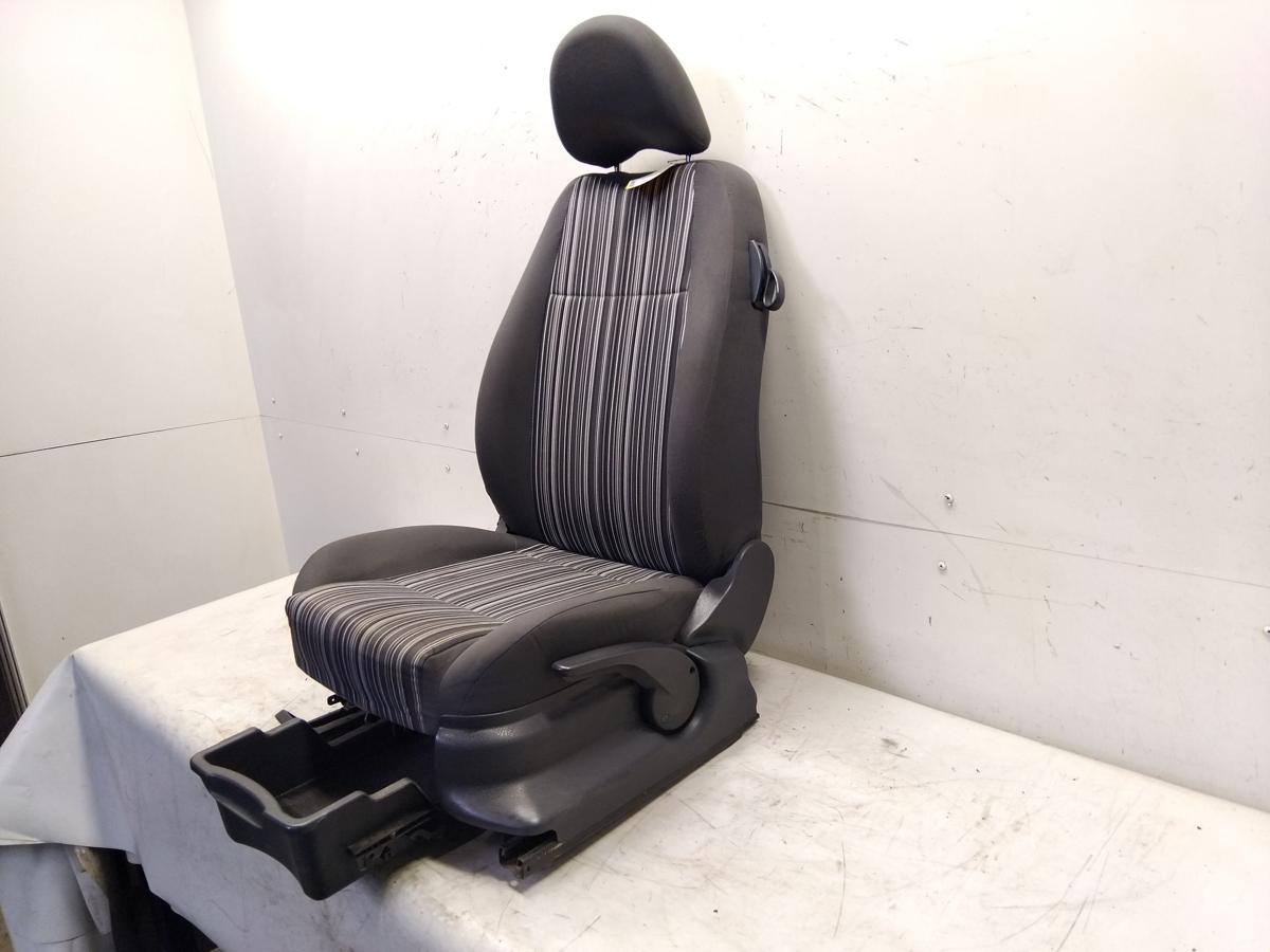 VW Fox 5Z original Sitz vorn links Fahrersitz Stoff grau BJ2007