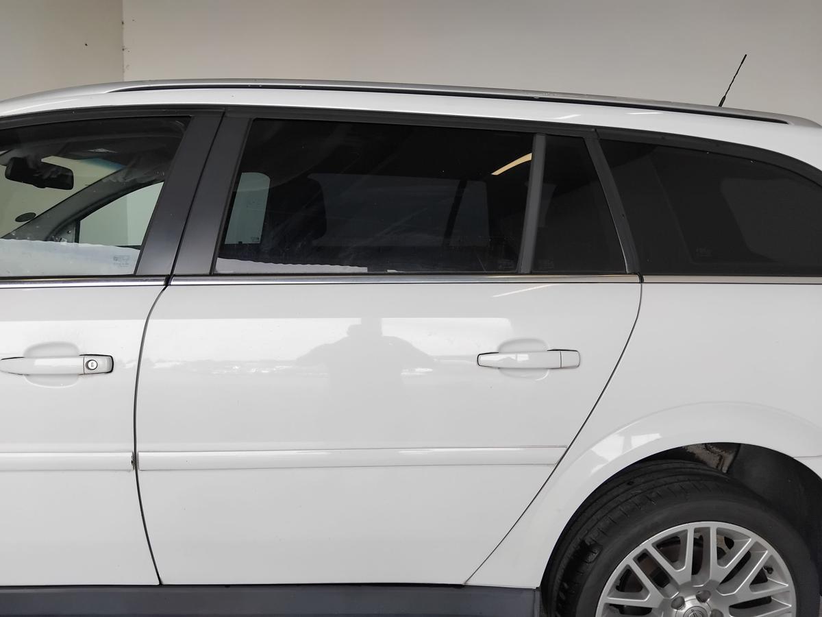 Opel Vectra C Kombi T&uuml;r hinten links Z474 Casablancawei&szlig; BJ2007