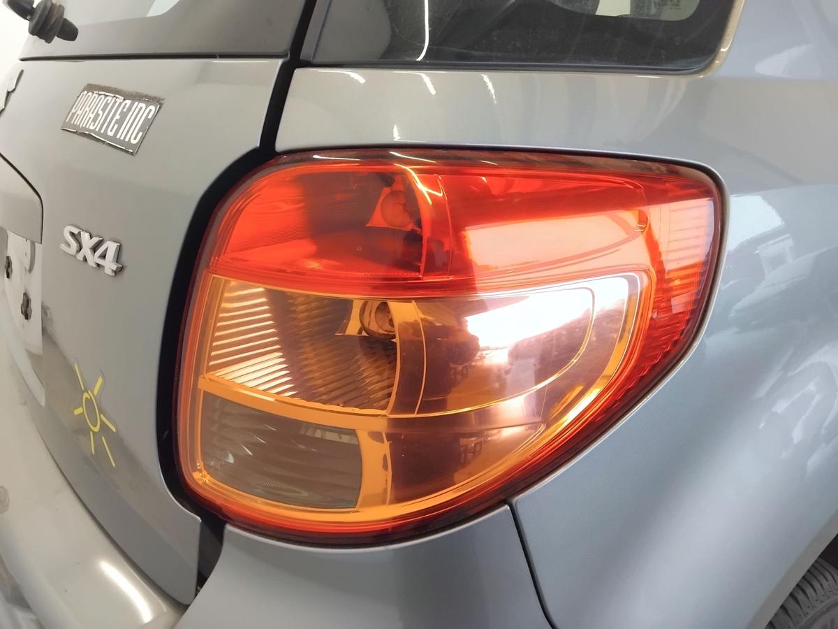 Suzuki SX4 original R&uuml;ckleuchte Heckleuchte rechts 5t&uuml;rig Steilheck BJ2006