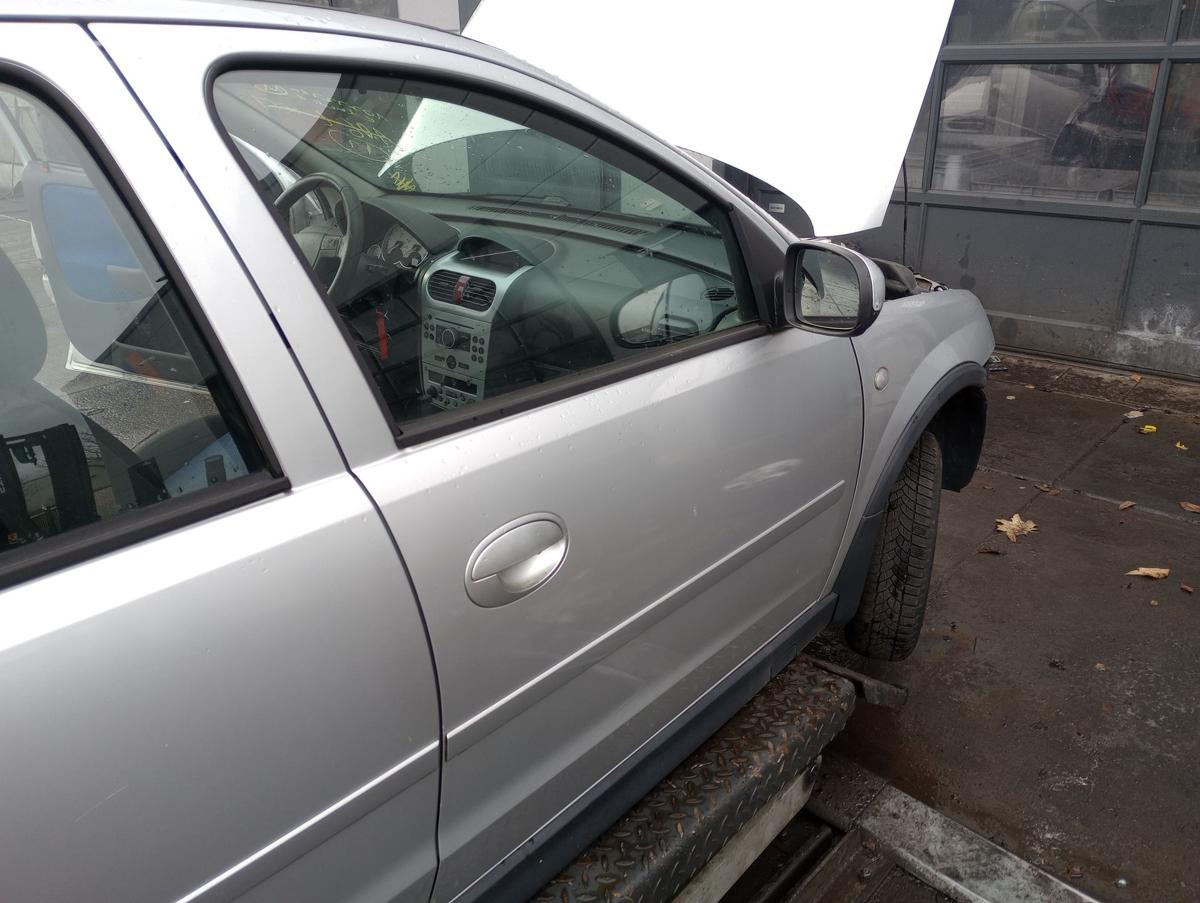 Opel Corsa C original Tür vorn rechts Beifahrer Z157 Starsilber III Bj 2006