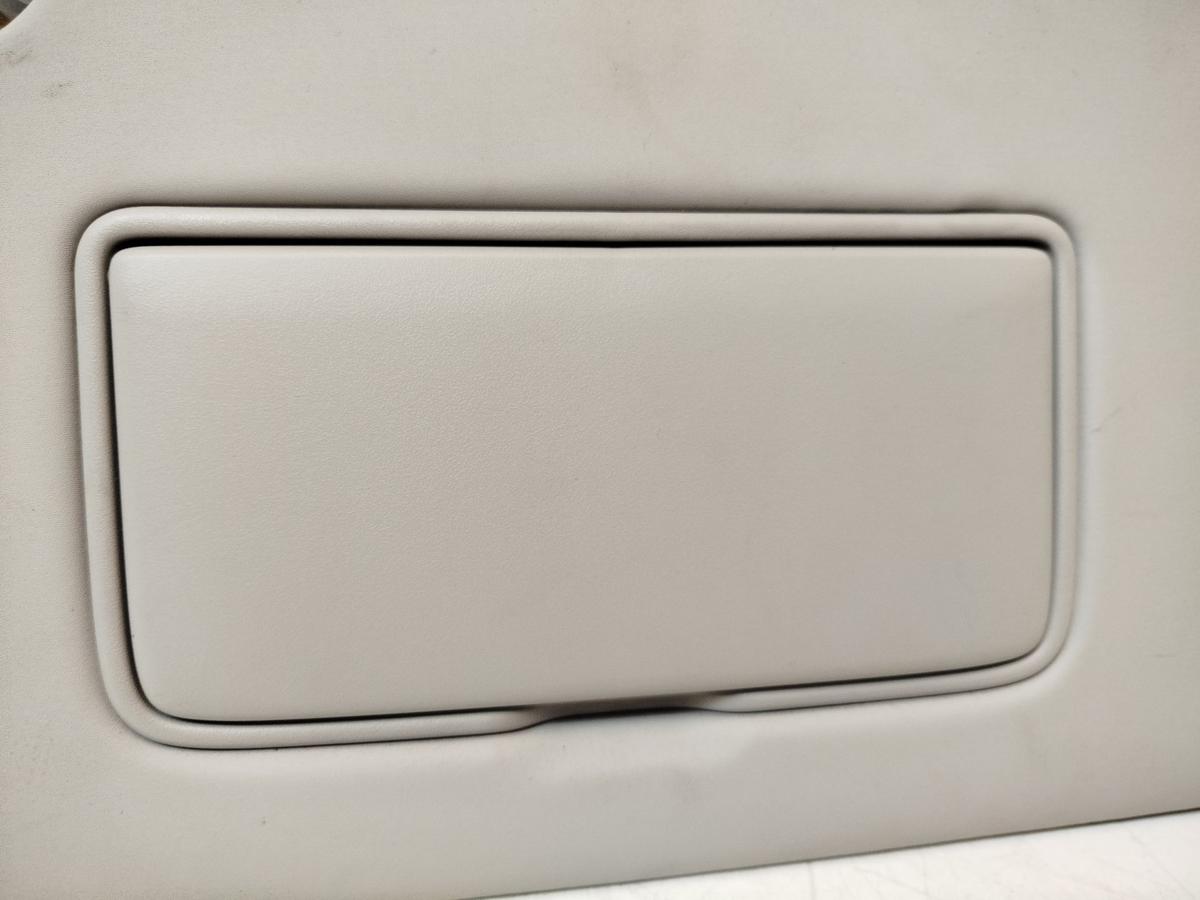 Nissan Leaf ZE1 40kWh Sonnenblende vorn links Fahrerseite mit Spiegel