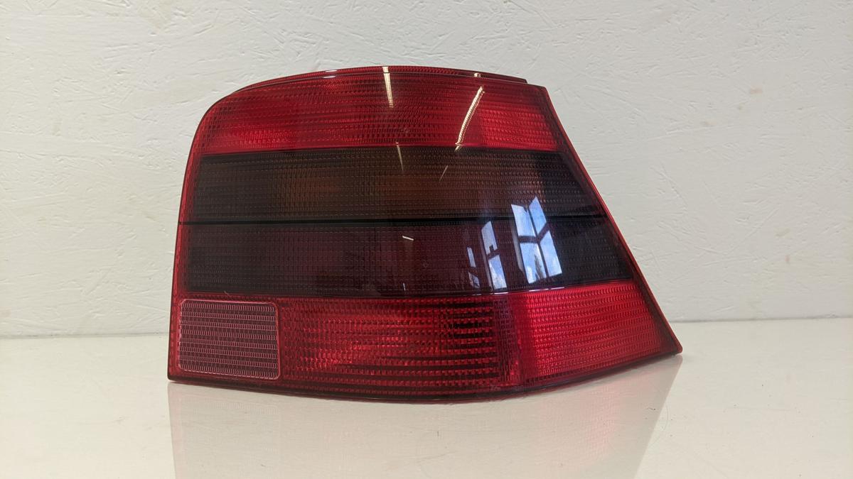 VW Golf 4 1J Rückleuchte in rot schwarz für 3 oder 5 türer Rücklicht