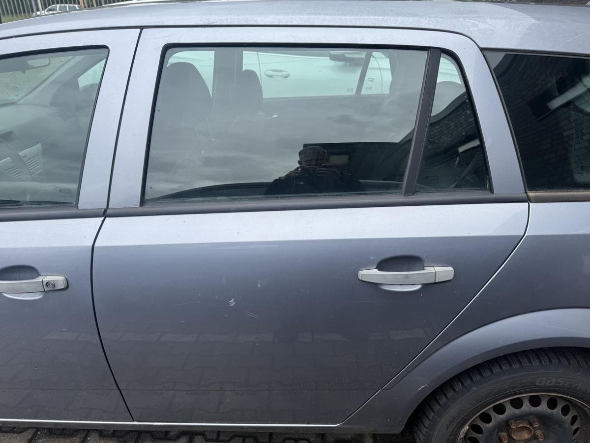 Opel Astra H original T&uuml;r hinten links Z163 Lichtsilber Kombi Rohbau Bj.2009