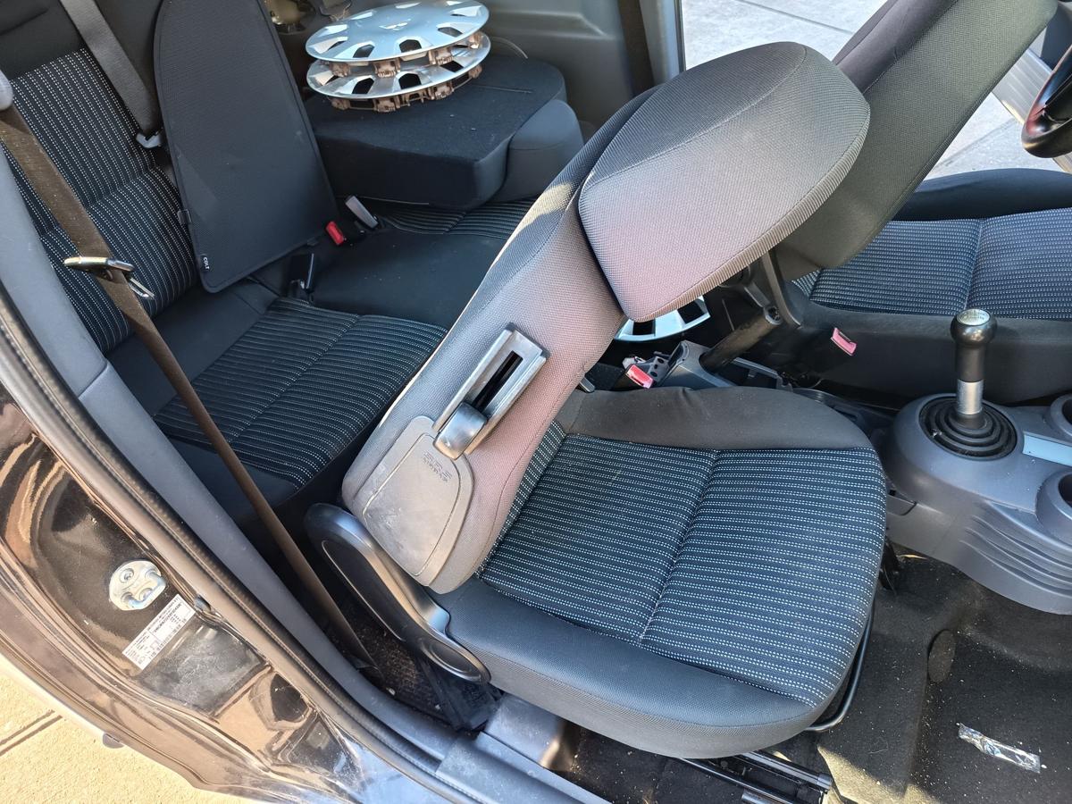 Mitsubishi Colt Z30 original Beifahrersitz vorn rechts Stoff anthrazit Bj 2004