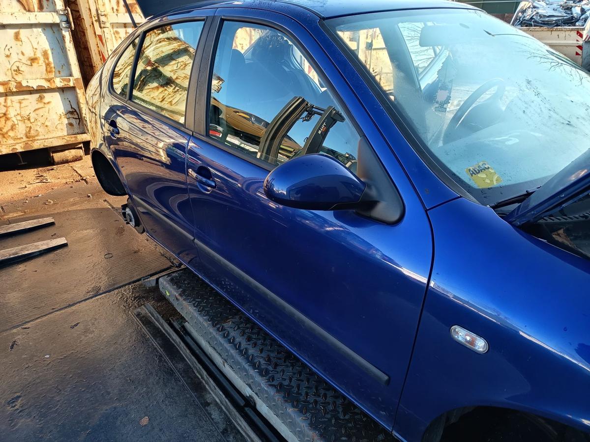 Seat Leon 1M original T&uuml;r vorn rechts Beifahrer S5S Almeriablau Bj 2005