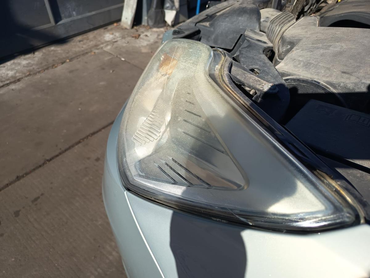 Ford Focus II original Scheinwerfer links Halogen Haupt Licht Front Bj 2009