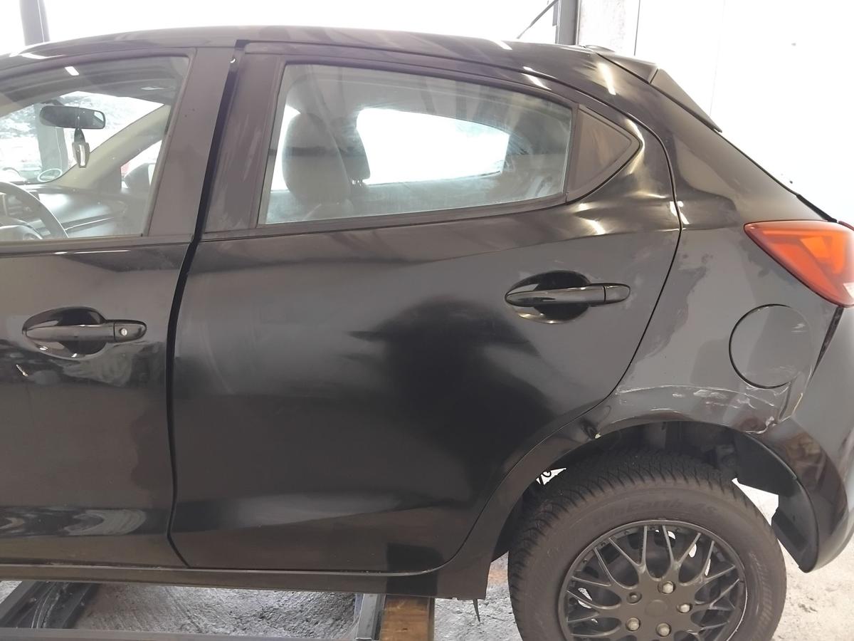 Mazda2 III DJ Tür hinten links schwarzmetallic 41W Jet Black Mica 5-türig BJ2015